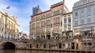 Het pand aan de Oudegracht waar het museum naar toe verhuist