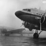 Douglas DC-3 op Schiphol, 1946
