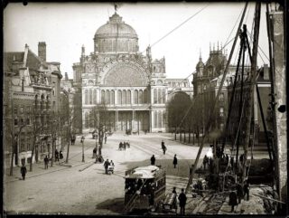 Het Paleis voor Volksvlijt gezien vanaf de Weteringschans – Foto van Jacob Olie, 1892
