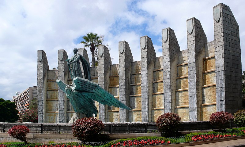 In Santa Cruz de Tenerife herinnert dit monument aan de spectaculaire ontsnapping van Franco in 1936