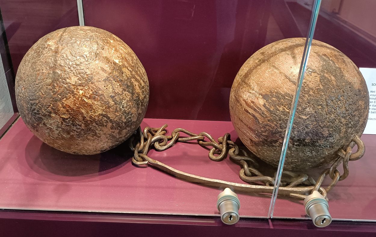 Schandballen in Museum Elburg