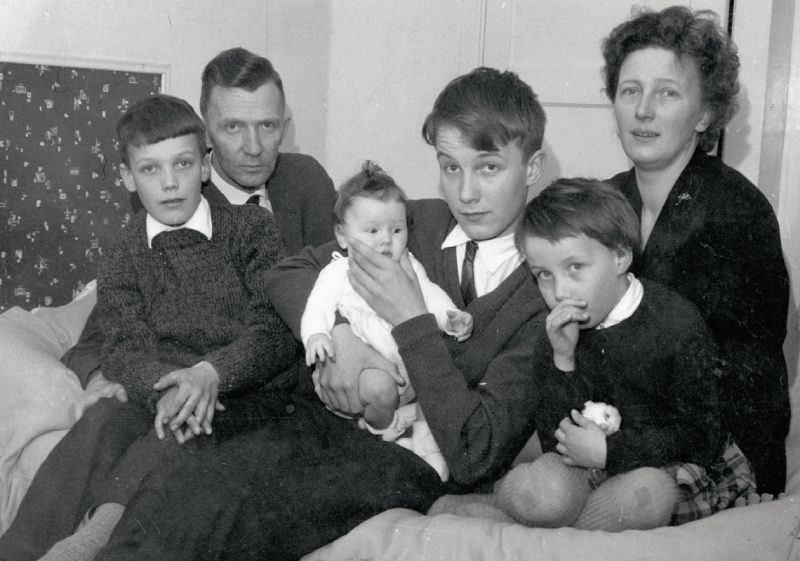 Het gezin Das, begin jaren 60: Jan Willem, Henk, Jantien, Ruurd, Henriette en Tineke.