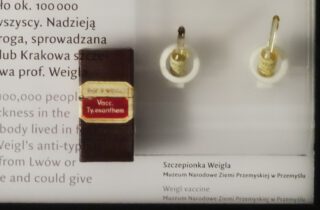 Rudolf Weigl's anti-tyfus vaccin in een museum in Warschau