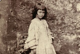 Alice Liddell in 1858, gefotografeerd door Lewis Carroll