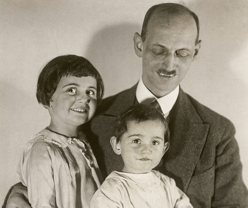 Otto Frank met dochters Margot en Anne, 1931