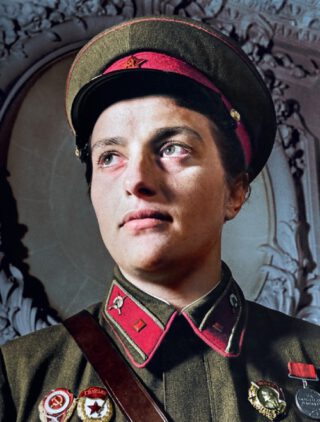 Ljoedmila Pavlitsjenko (1942). Uit: Vrouwen in kleur