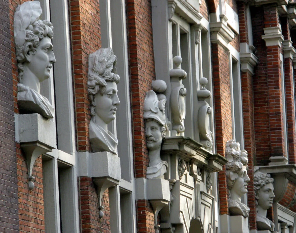 Het Huis met de Hoofden in Amsterdam