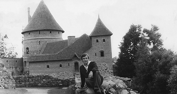 Volodymyr Ivasjoek in Litouwen op vakantie in 1978, een van zijn laatste foto's