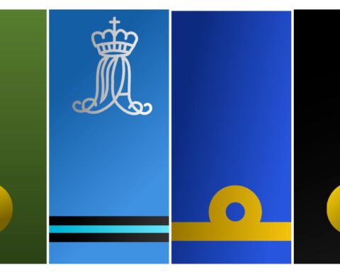 Rangonderscheidingstekens van de vaandrig / kornet. Van links naar rechts: Landmacht, Luchtmacht, Marine en Marechaussee