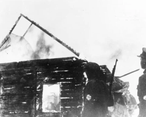 Brandende synagoge in Litouwen, juni 1941