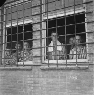 Gevangenen in Kamp Vught 1945