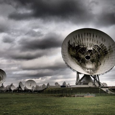 Satellietgrondstation in Burum waar namens MIVD en AIVD satellietcommunicatie onderschept kan worden