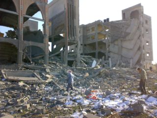 Operatie Gegoten Lood. Vernietigd gebouw in Rafah, 2009