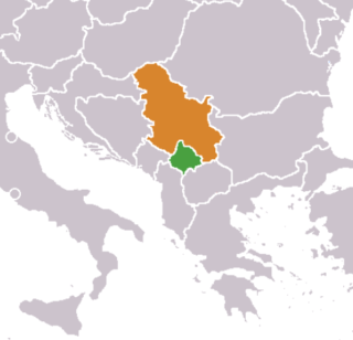 Kosovo (groen) en Servië op de kaart