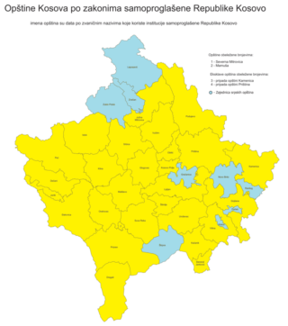Kaart met de Servische gemeenschappen (blauw) en de Albanese gemeenschappen (geel) volgens de Overeenkomst van Brussel van 2013.