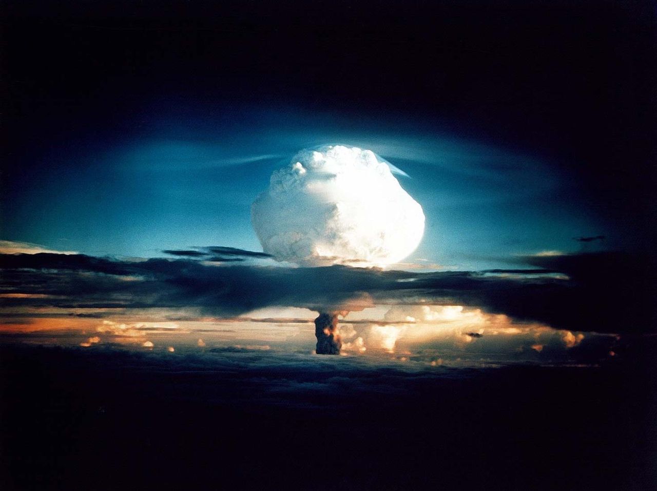 Ivy Mike, bijnaam van de allereerste waterstofbom. In 1952 getest door de Verenigde Staten