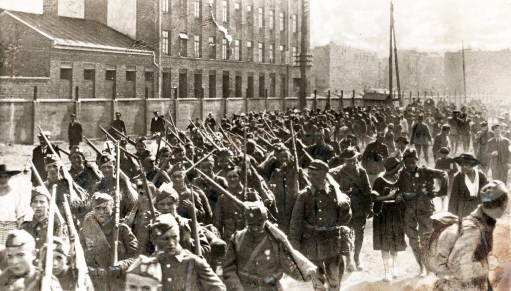 Poolse soldaten op weg naar het front