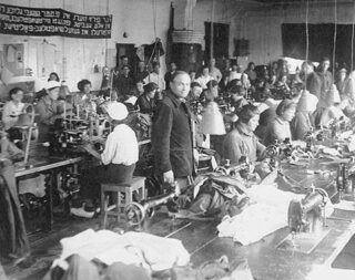 Textielatelier in Birobidzjan omstreeks 1937