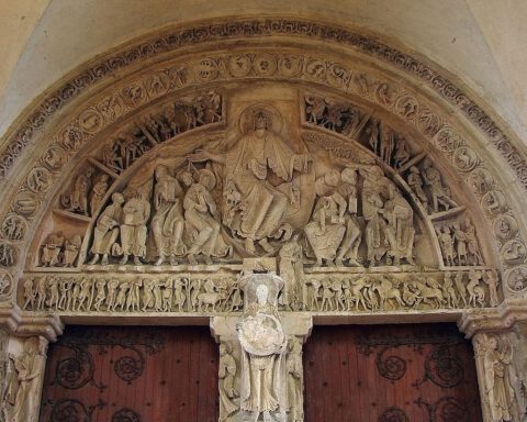 Timpaan van de Basiliek Sainte-Marie-Madeleine van Vézelay