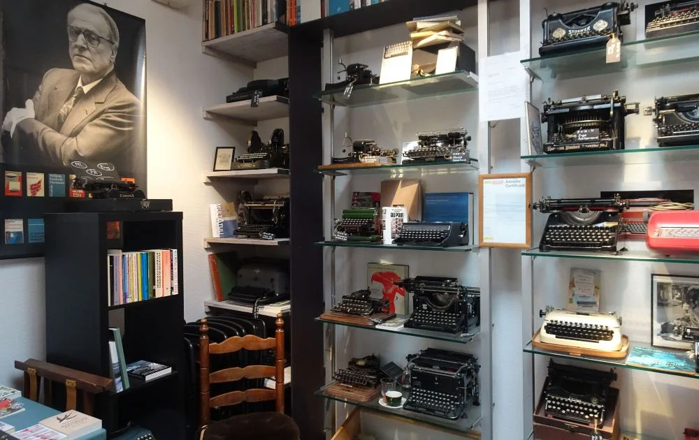 Een deel van de collectie typemachines in Gent