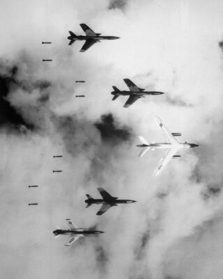 Operatie Rolling Thunder - Bombardementen in Vietnam