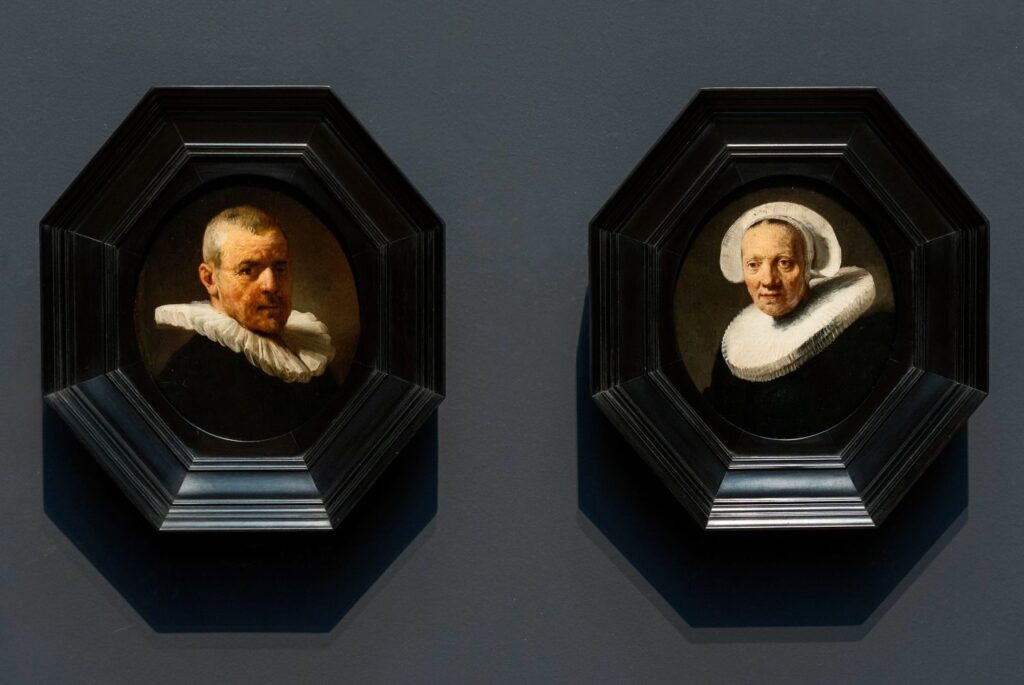 Installatie Rembrandt portretten Jan en Jaapgen.