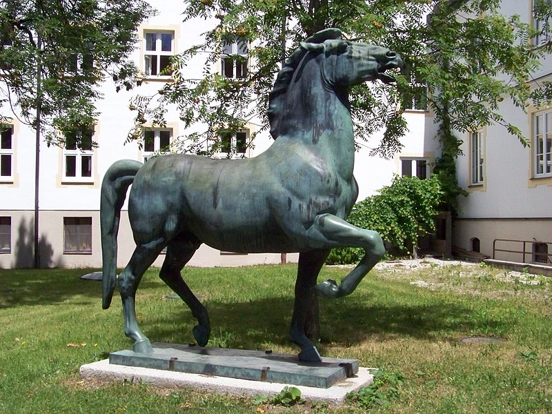 Schreitendes Pferd door Josef Thorak.