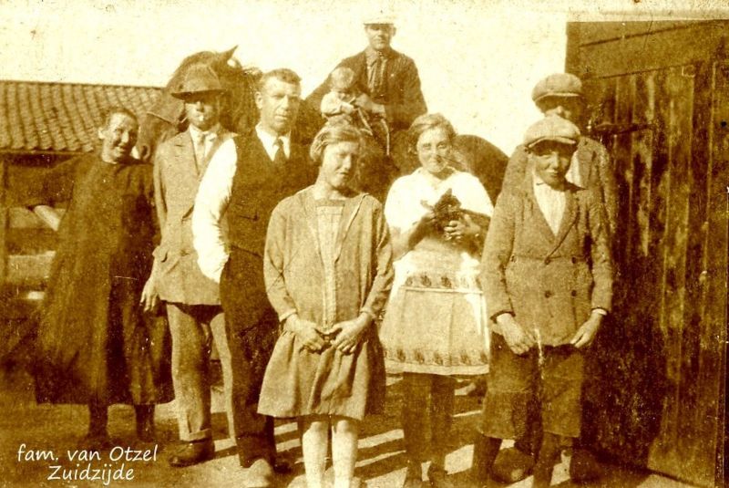 Het gezin van Geert van Otzel en Kee Beljaards. Foto in bezit familie (circa 1932)