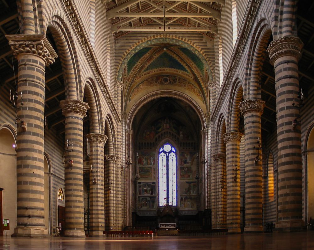 Interieur van de kathedraal van Orvieto