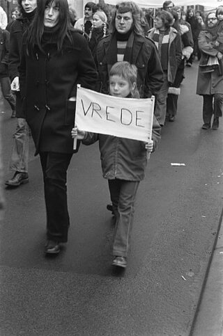 Kind tijdens een betoging in Utrecht
