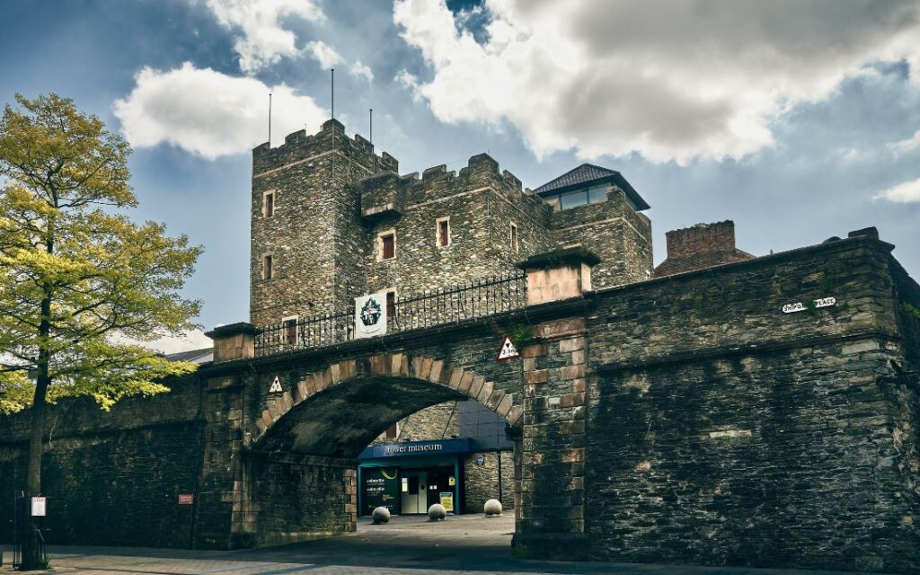 Londonderry was in 1613 één van de laatste steden in Europa die nog van een stadsmuur werd voorzien.