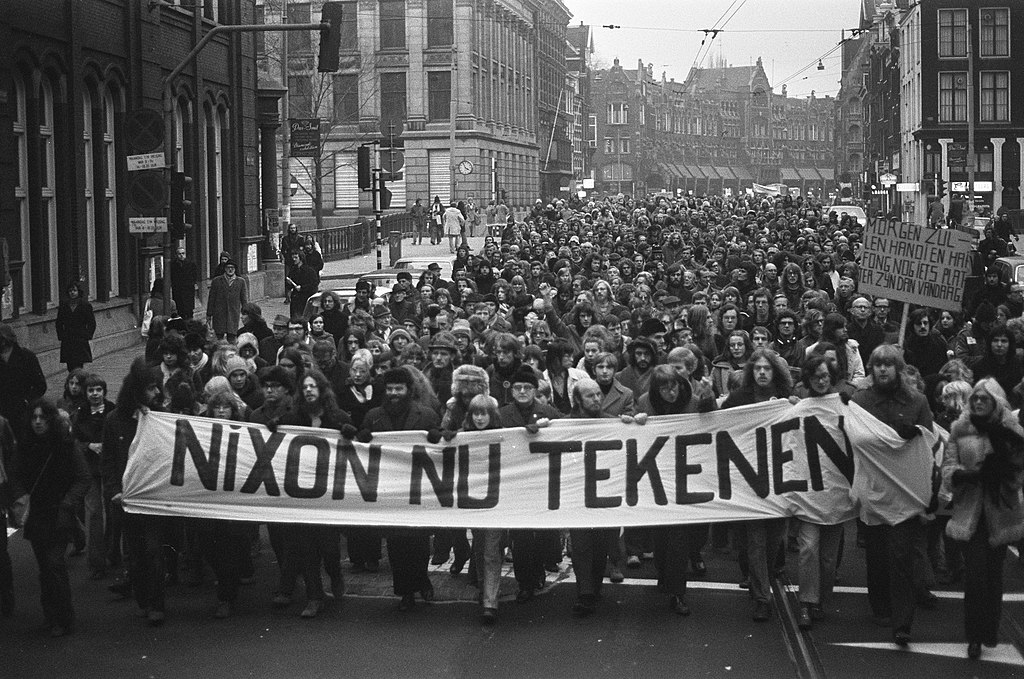 Grote demonstratie in Amsterdam tegen de oorlog in Vietnam