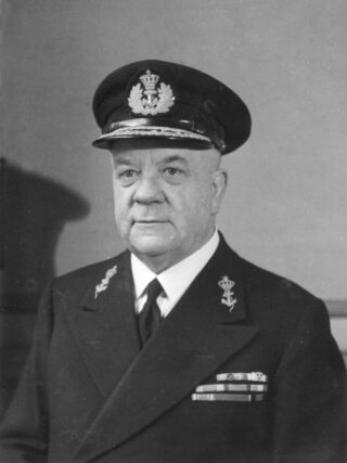 Vice-admiraal C.E.L. Helfrich, commandant Zeemacht Nederlands-Indië