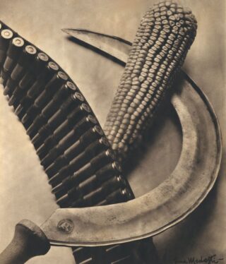 Sikkel, patroonriem en korenaar - Tina Modotti, 1927