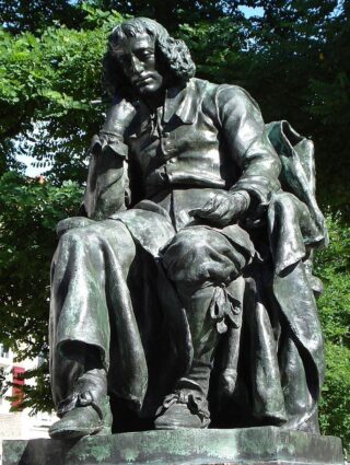 Standbeeld van Spinoza aan de Paviljoensgracht in Den Haag