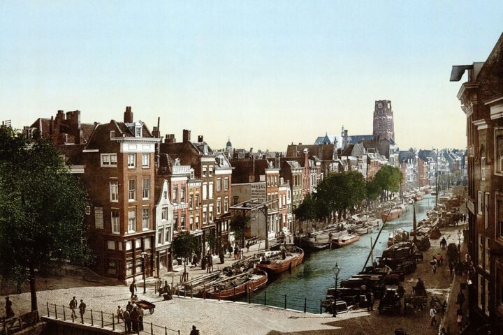 Delftsevaart, Rotterdam, met op de achtergrond de Laurenskerk, ca. 1895