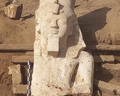 Het gevonden beeld van Ramses II -