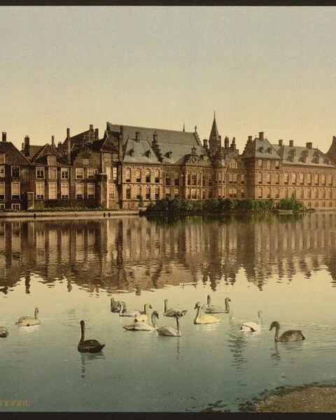 Hofvijver en het Binnenhof in Den Haag rond 1890