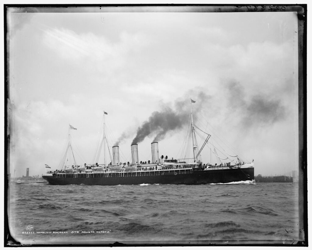 De Augusta Victoria, waarmee Bly over de Atlantische Oceaan reisde.