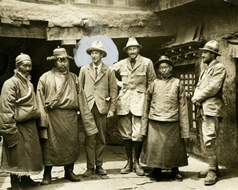 Enkele leden van de Mount Everest-expeditie van 1924. George Mallory in het midden, uitgelicht