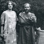 Klimt en Flöge in hun reformkleding, rond 1905