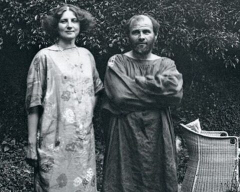 Klimt en Flöge in hun reformkleding, rond 1905
