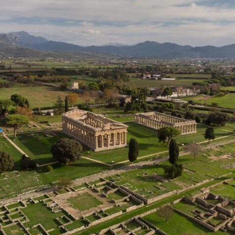 Poseidonia/Paestum, zicht op de tempels vanuit de lucht