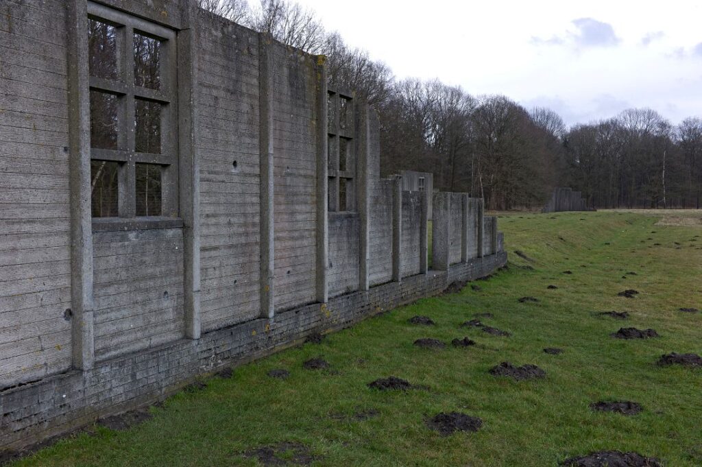 Reconstructie van barak 67 in Westerbork