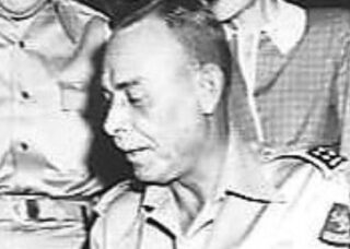 Schilling in 1948 als hoofd van de militaire missie in Tokio