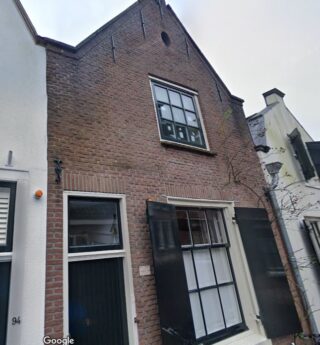 Dorpsstraat 92 in Loenen was van 1965 tot het eind van haar leven Beb Vuijks thuis.
