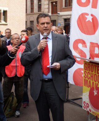 SP-lijsttrekker Emile Roemer in 2010, tijdens een verkiezingscampagne in Amsterdam