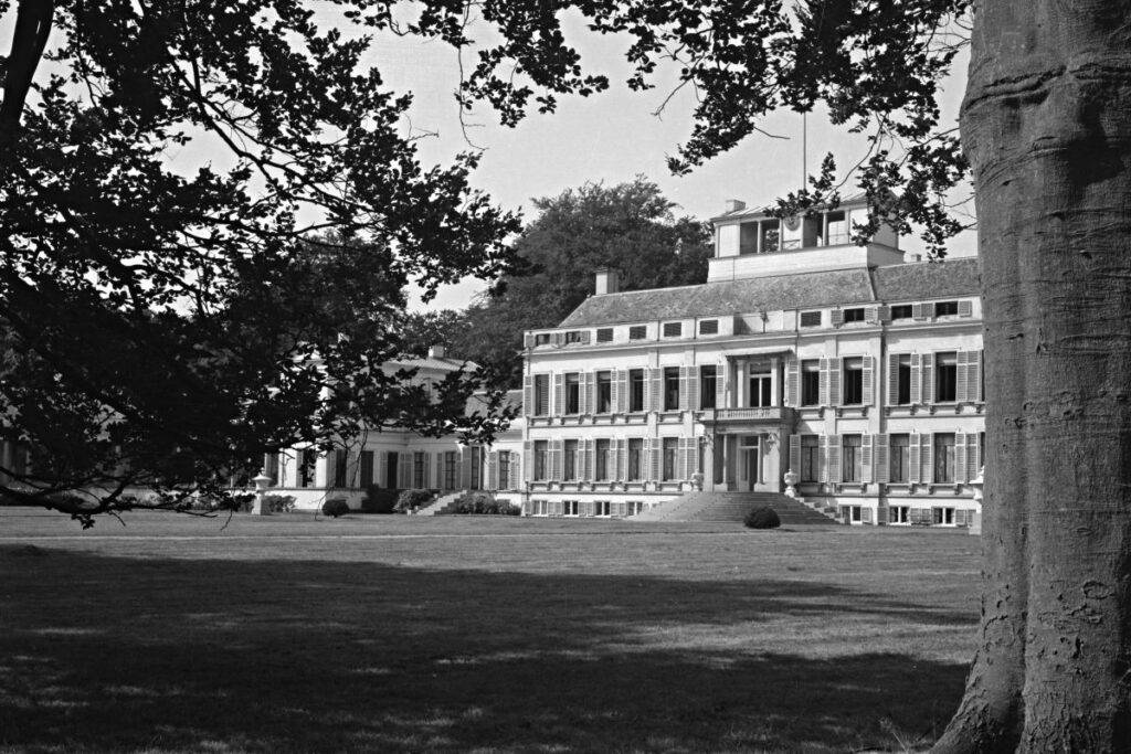 Paleis Soestdijk in 1945