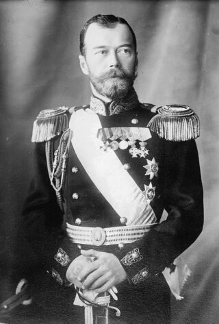 De Februarirevolutie dwong tsaar Nicolaas II in 1917 tot aftreden