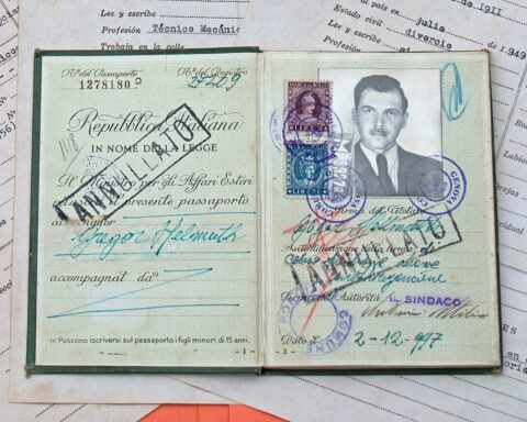 Italiaans paspoort waarmee Mengele naar Argentinië ontsnapte